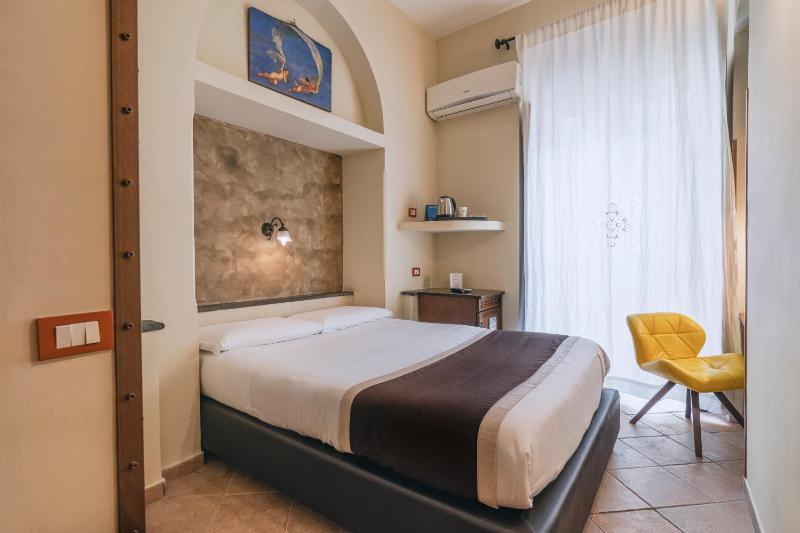 Single Room with Balcony image 1