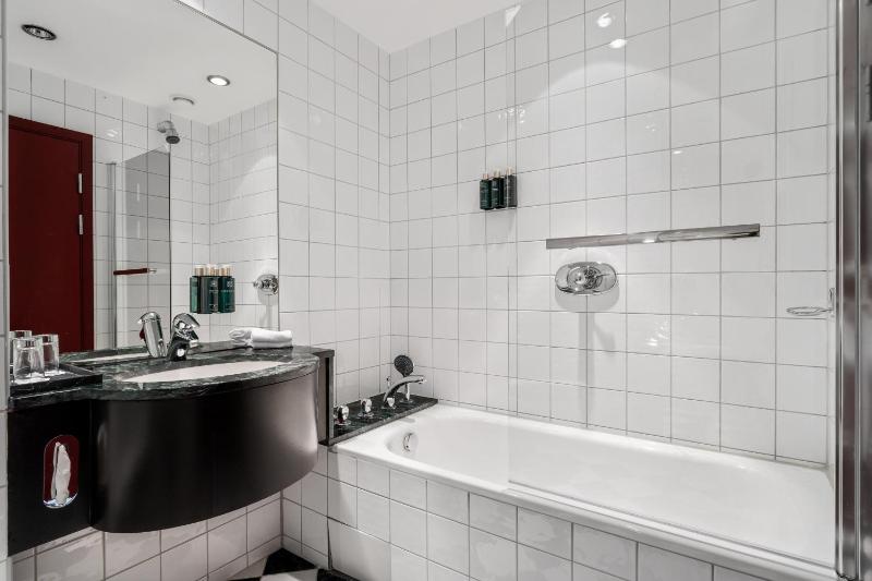 Superior Double or Twin Room image 3