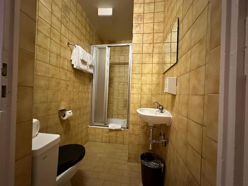 Double Room with Private External Bathroom image 2