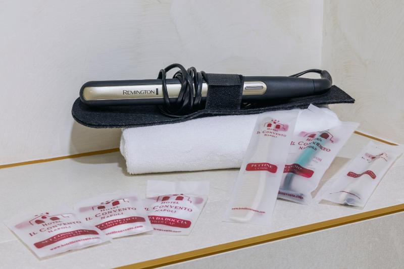 Deluxe Double Room with Terrace image 2