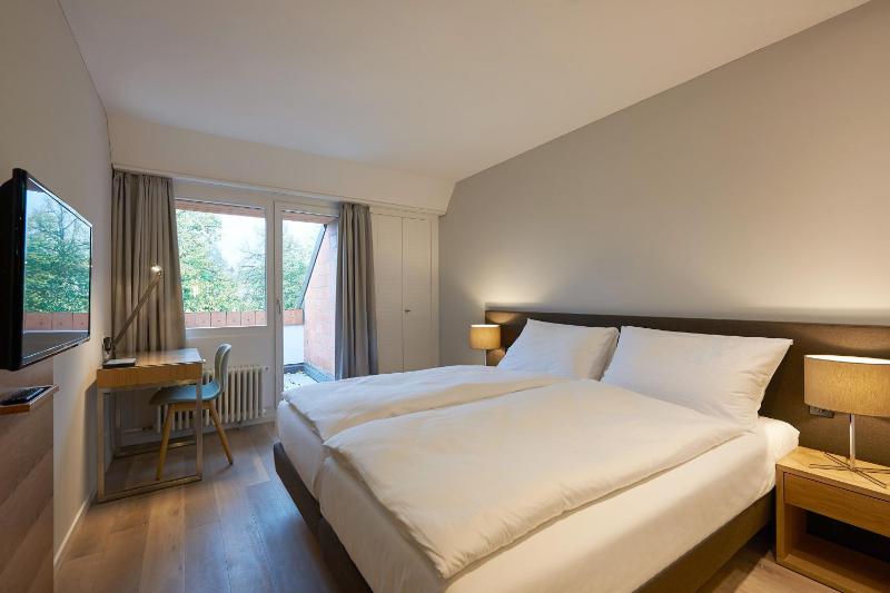 Standard Double Room image 2