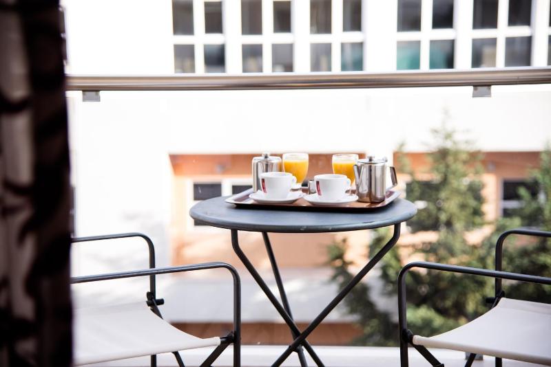 Deluxe Double Room image 3