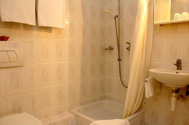 Triple Room image 3