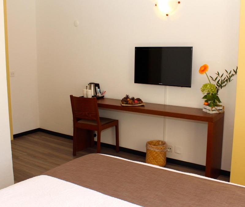Double Room image 4