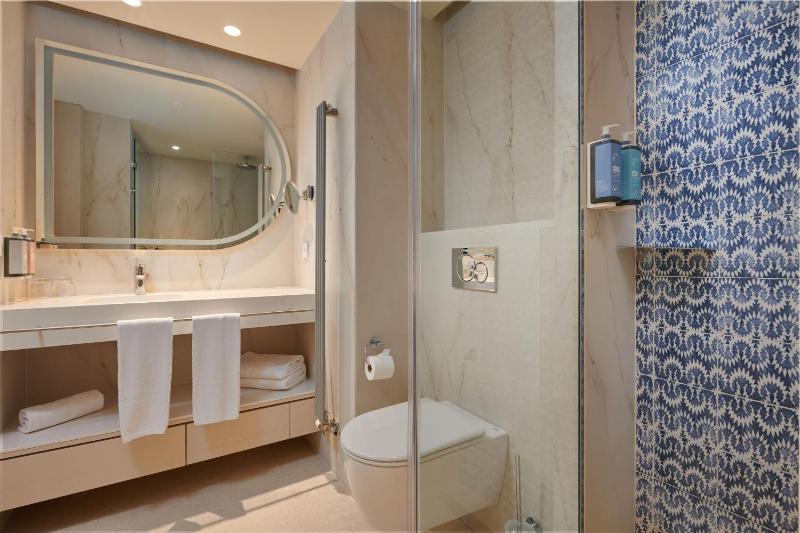 Select Double Room image 4