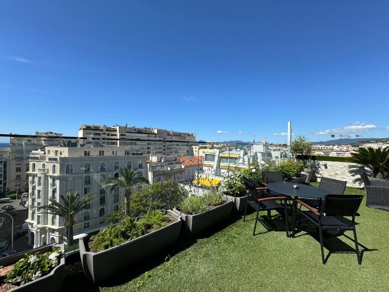 Penthouse Suite with Terrace image 1