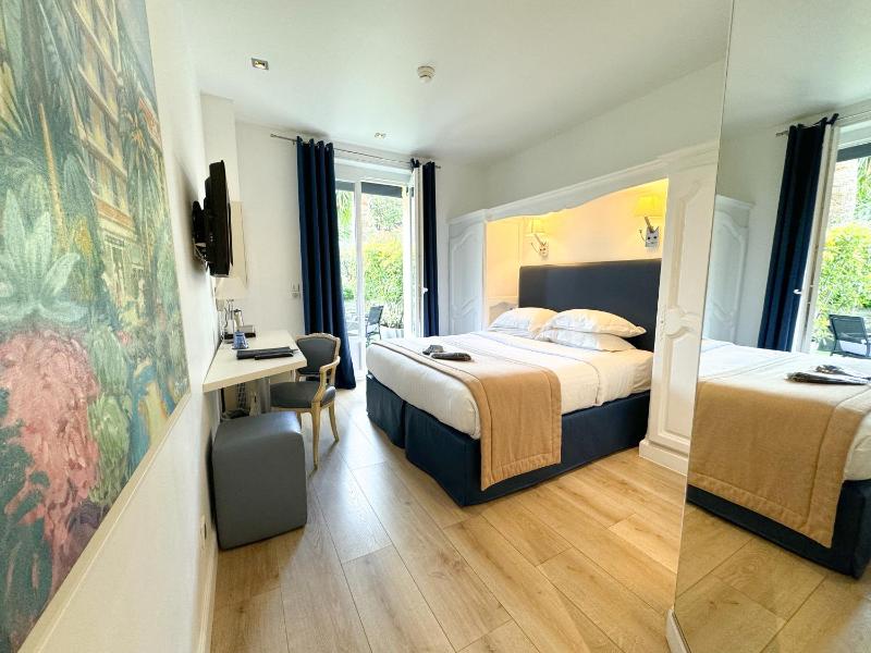 Double Room with Terrace and Garden View image 1