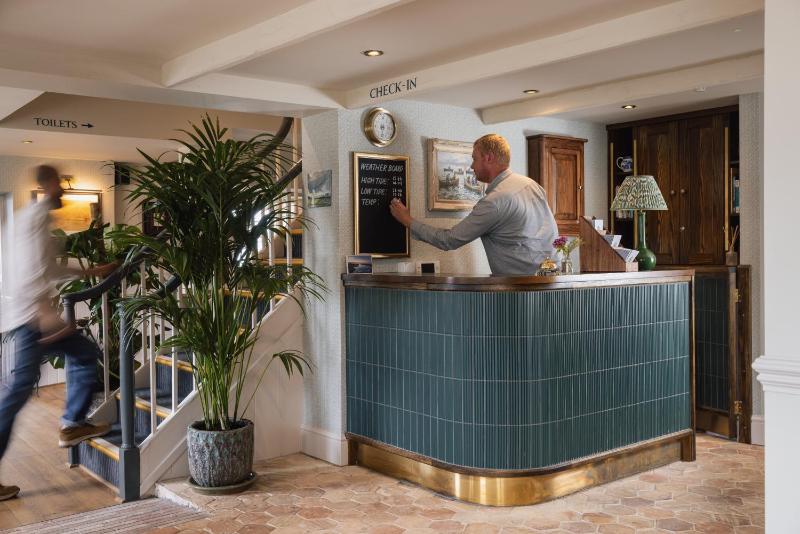 Pier House - image 36