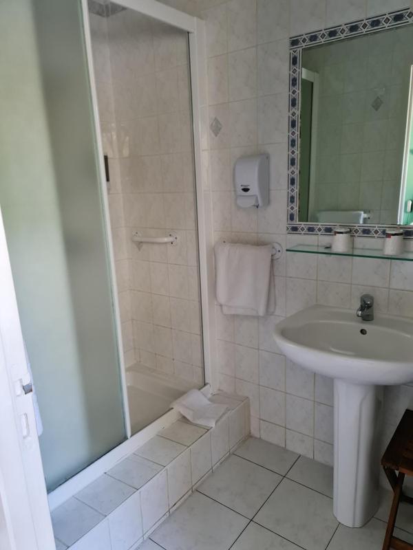 Twin Room image 1