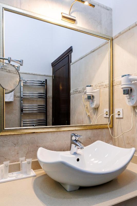 Superior Double or Twin Room image 2