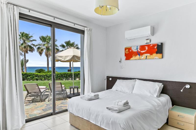 Platzia Beach Villas - image 5