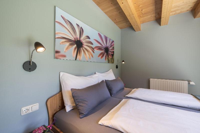 Three-Bedroom Apartment with Balcony image 2