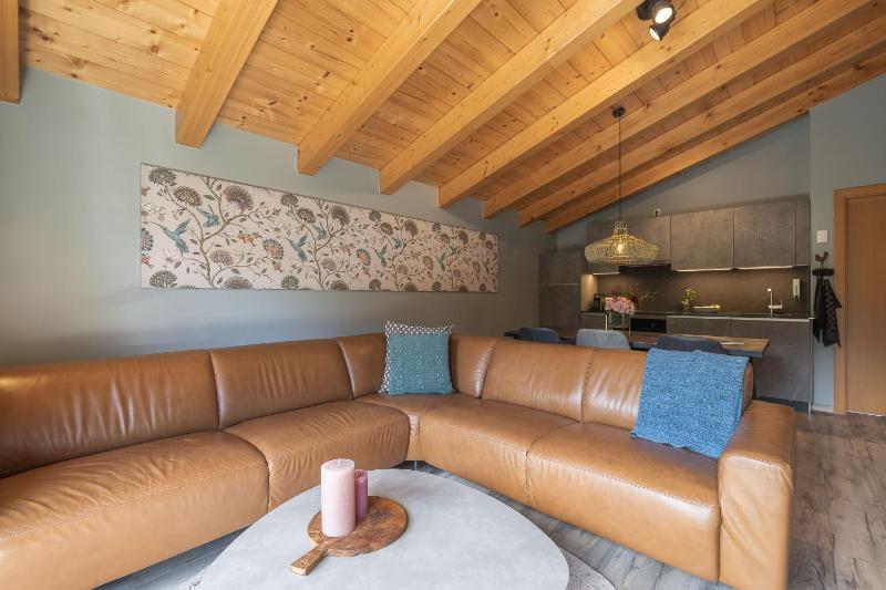 Three-Bedroom Apartment with Balcony image 4