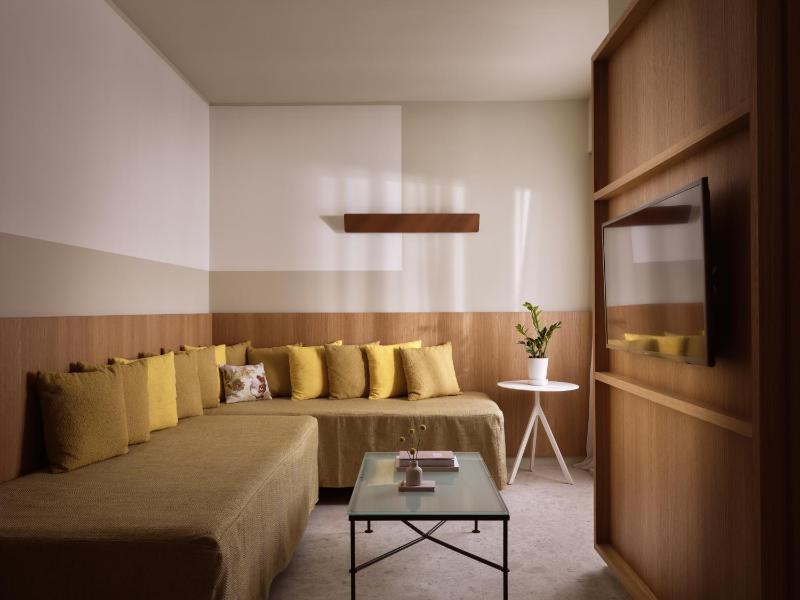 Junior Suite Inner View image 3