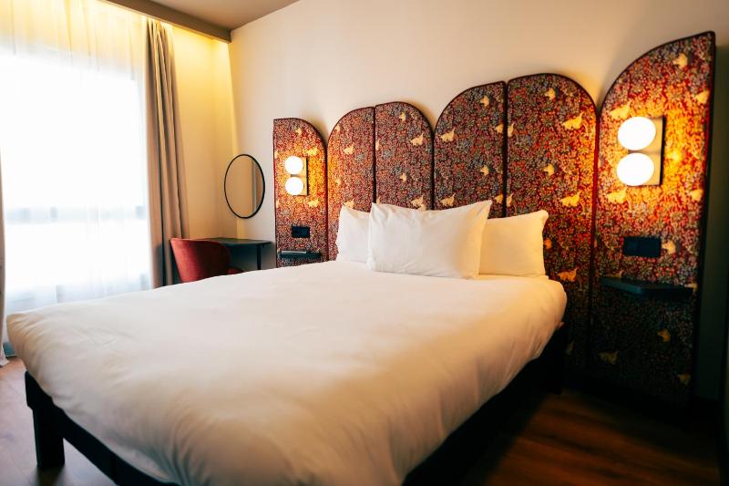 Standard room with 1 double bed image 4