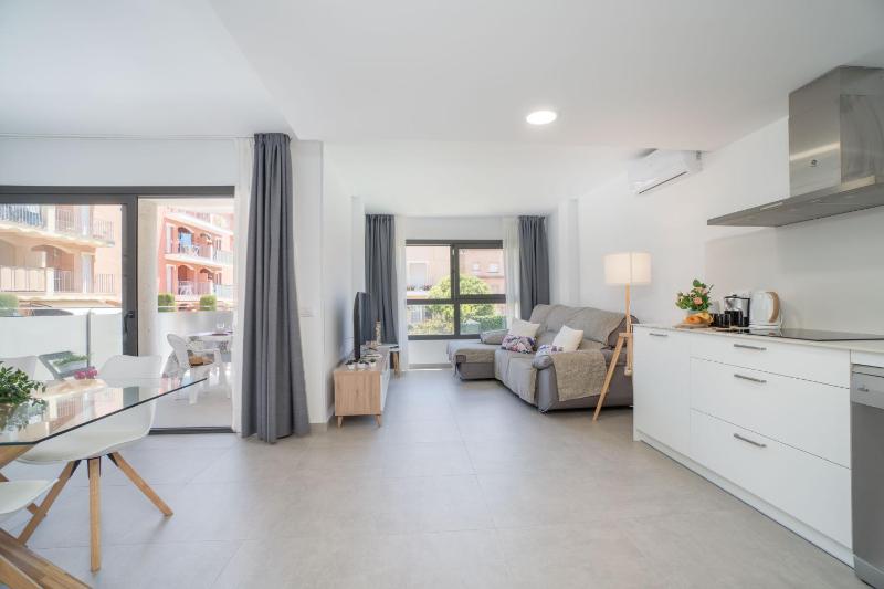 Apart-rent Apartamento Mimoses 0069 moderno cerca de la playa - image 21