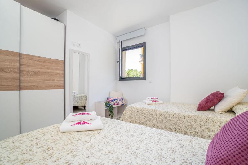 Apart-rent Apartamento Mimoses 0069 moderno cerca de la playa - image 6