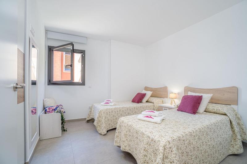 Apart-rent Apartamento Mimoses 0069 moderno cerca de la playa - image 15