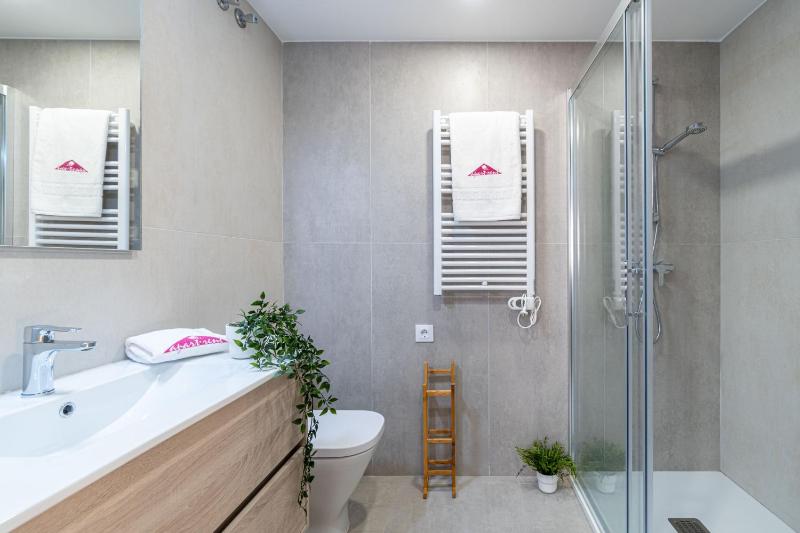 Apart-rent Apartamento Mimoses 0069 moderno cerca de la playa - image 12