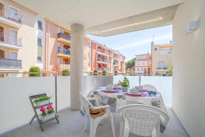 Apart-rent Apartamento Mimoses 0069 moderno cerca de la playa - image 1