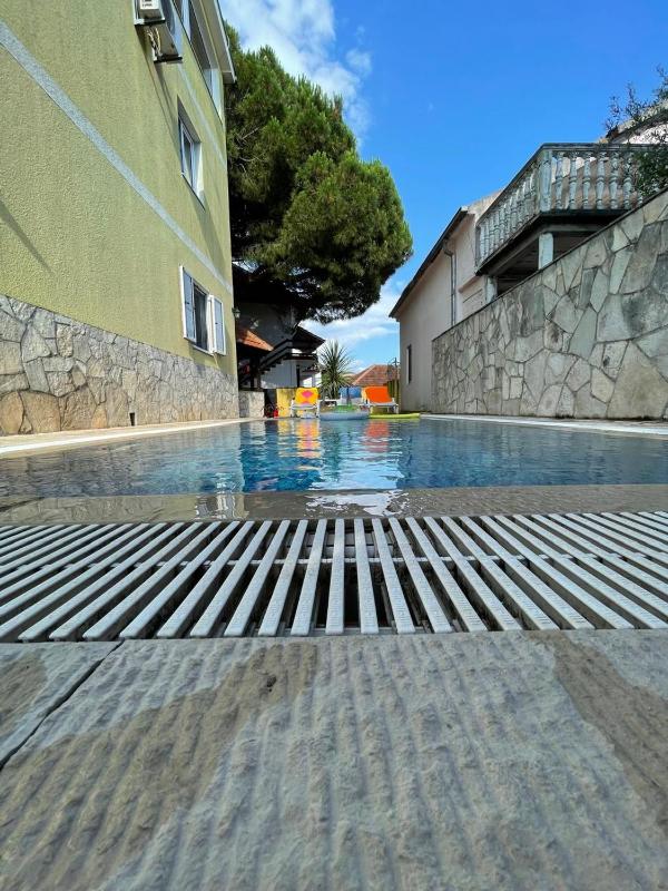 Double or Twin Studio image 3