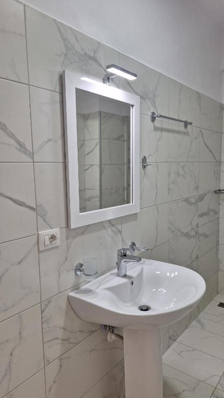 One-Bedroom Apartment image 1