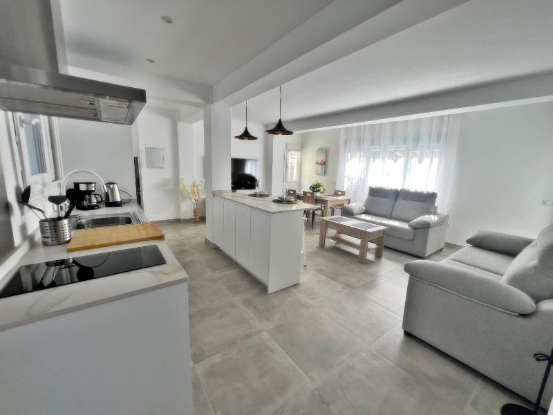 new & luxurious beach apartment - image 12