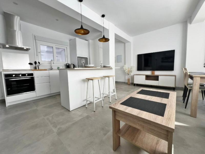 new & luxurious beach apartment - image 23