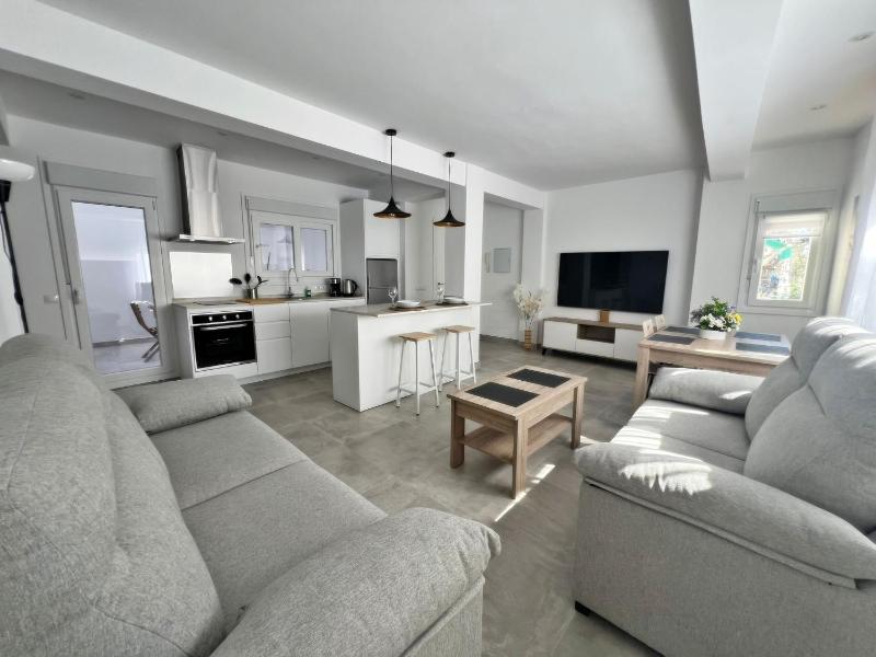 new & luxurious beach apartment - image 3