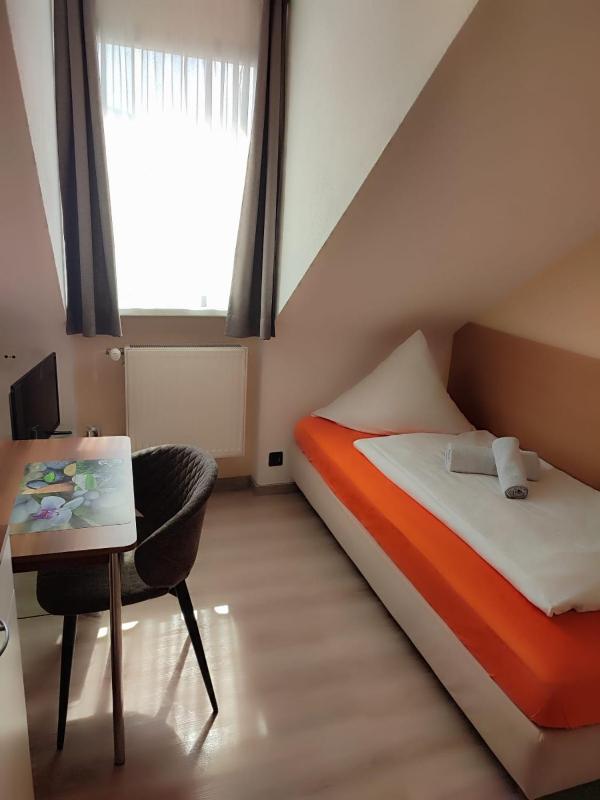Economy Single Room image 4