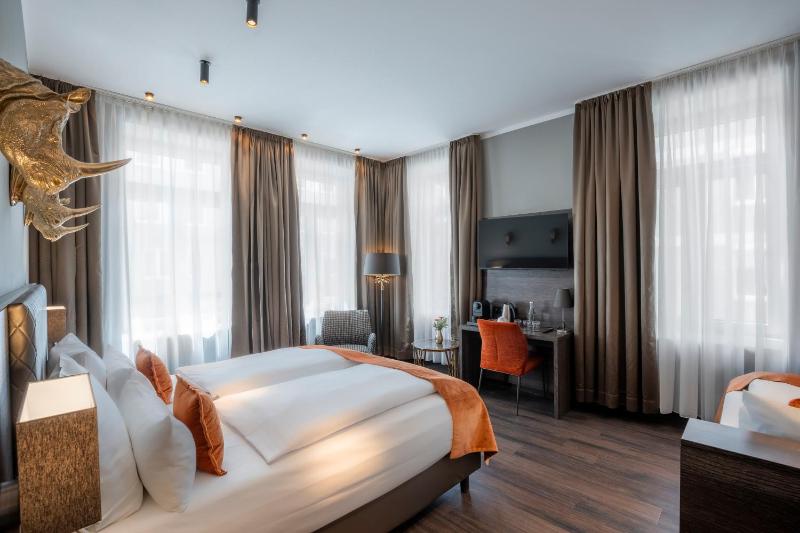 Superior Triple Room image 1