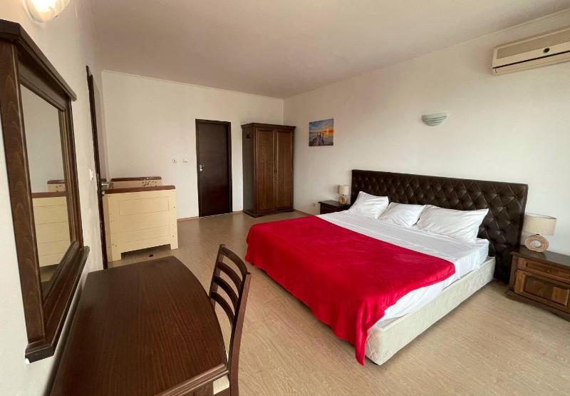 Apartment with View and Balcony image 4