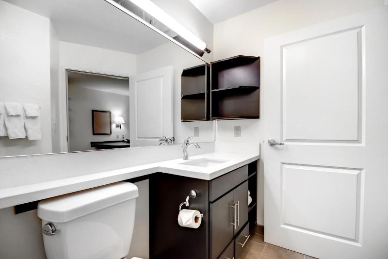 Standard Room image 3
