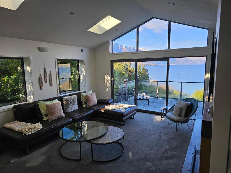 Private Retreat - Stunning Lake & Mountain Views - image 14