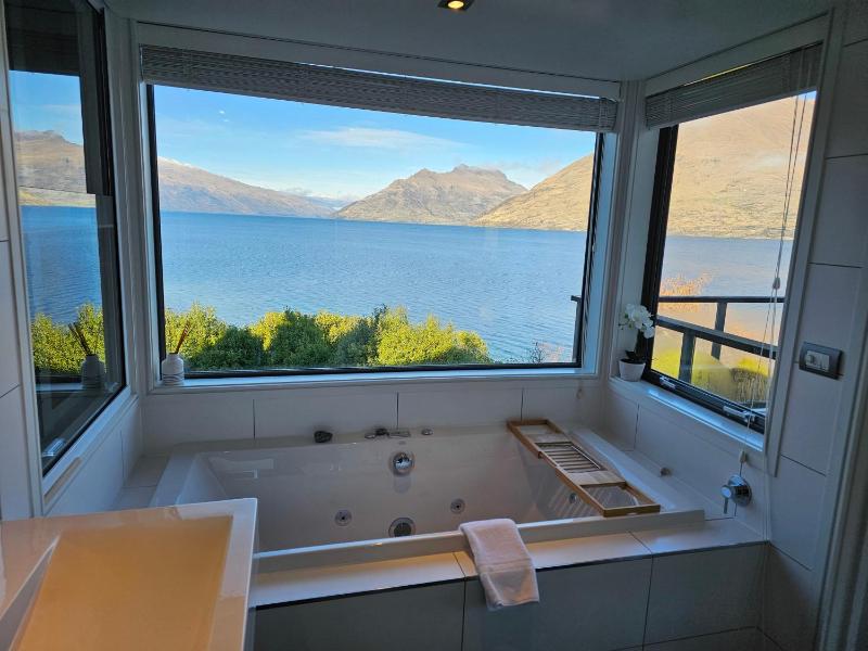 Private Retreat - Stunning Lake & Mountain Views - image 35