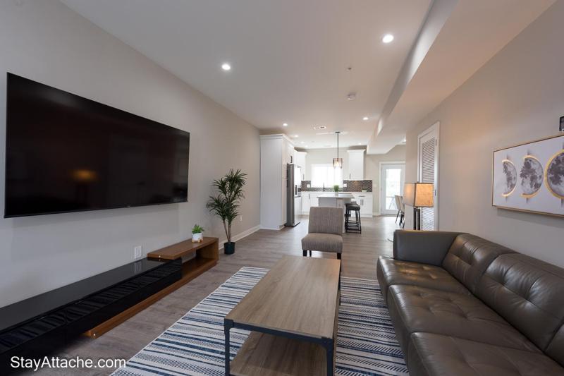 LUX 3BR Apartment in DC with Rooftop - image 5