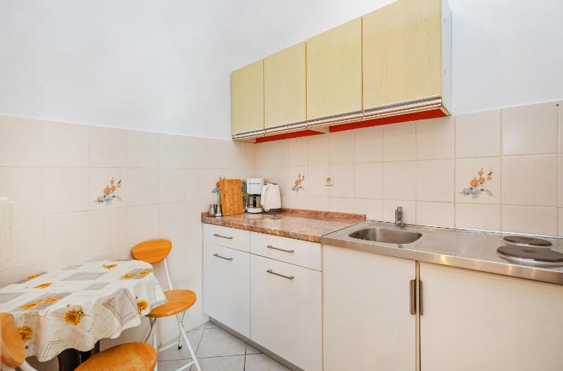 Apartments and rooms with a swimming pool Mlini Dubrovnik - 22386 - image 8