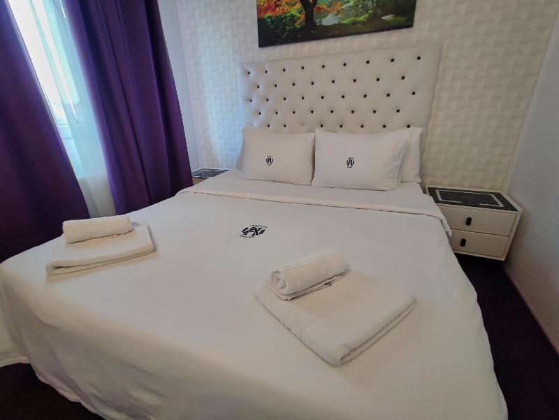 Three-Bedroom Suite image 2