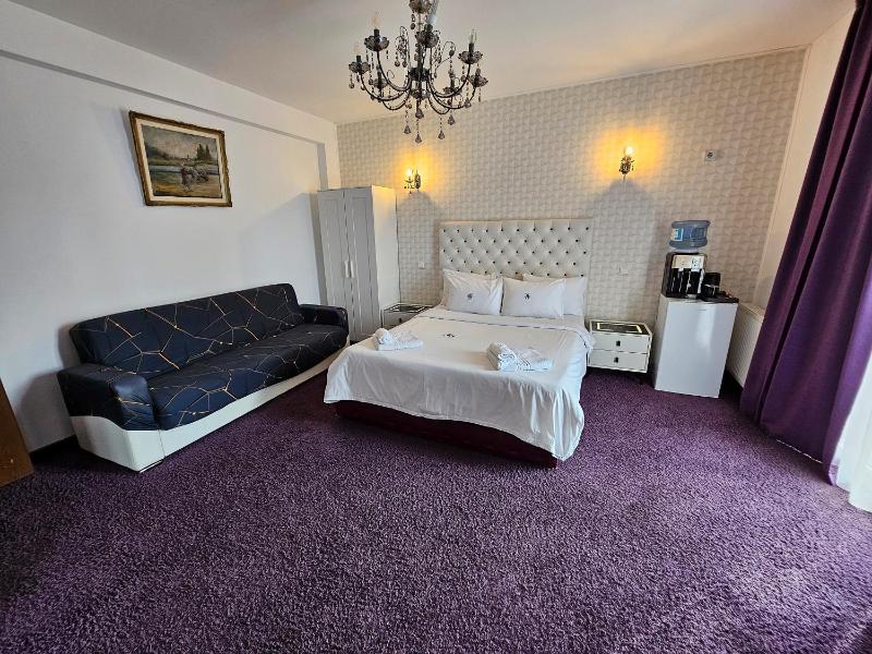 King Room with Balcony image 4