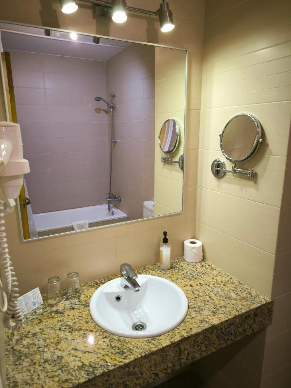 Hotel Geminis - image 11