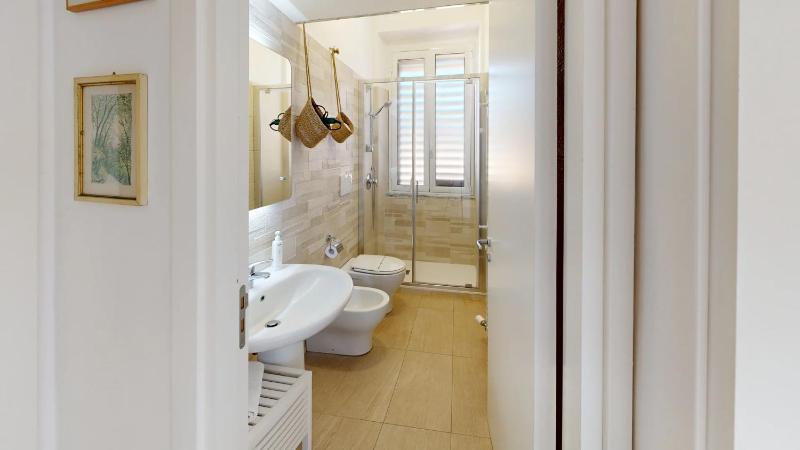 Double Room with Private Bathroom image 4