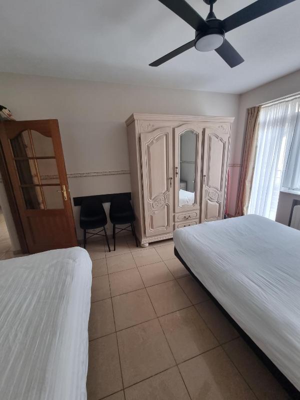 One-Bedroom Apartment image 4