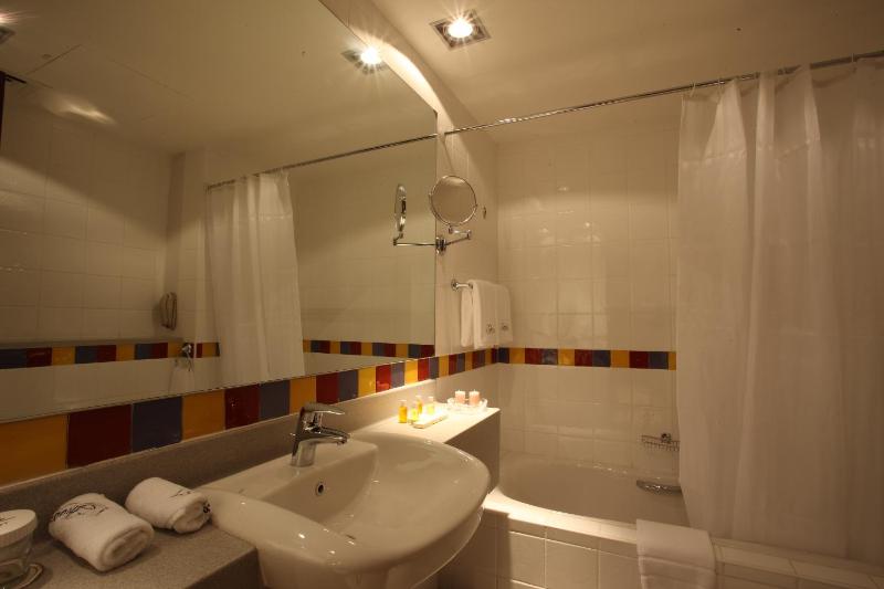 Standard Room image 2