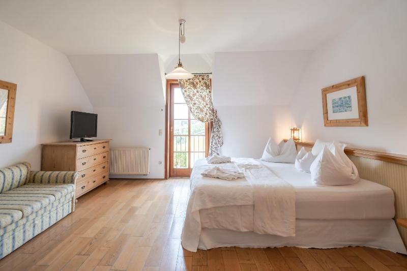 Standard Double or Twin Room image 3