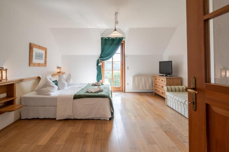 Comfort Double Room with Balcony image 4