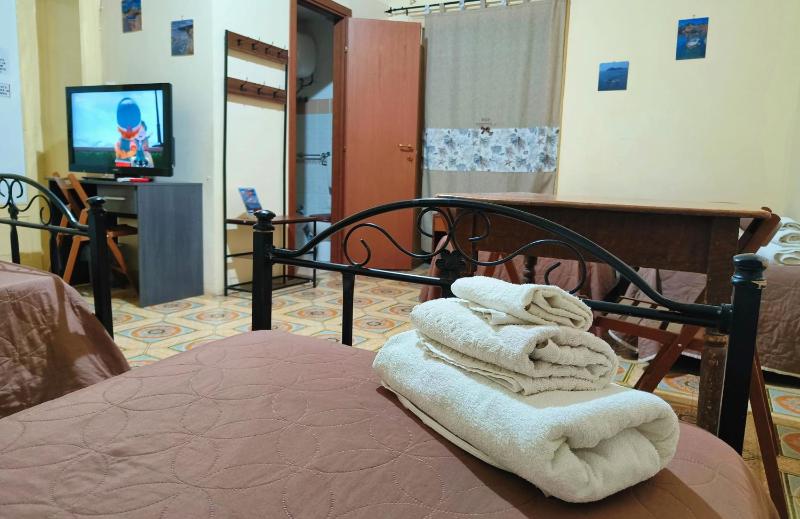 Quadruple Room with Balcony image 4