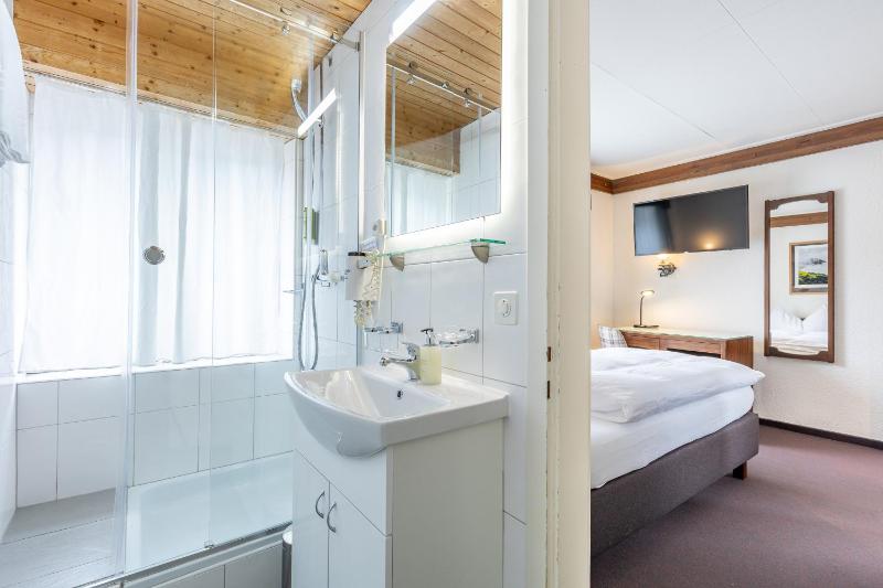Single Room image 3