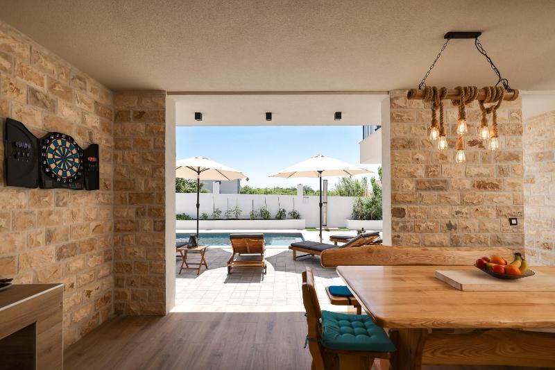 CROWONDER Villa Bura with Heated Swimming Pool and Jacuzzi - image 21