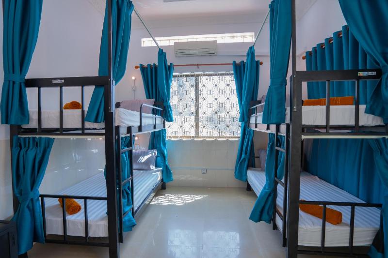 Bed in 4-Bed Male Dormitory Room image 2