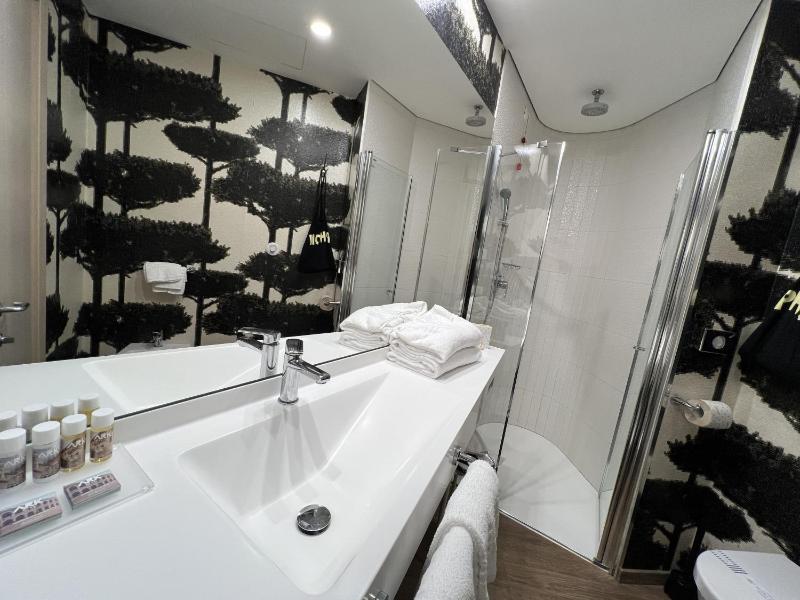 Superior Double Room image 2